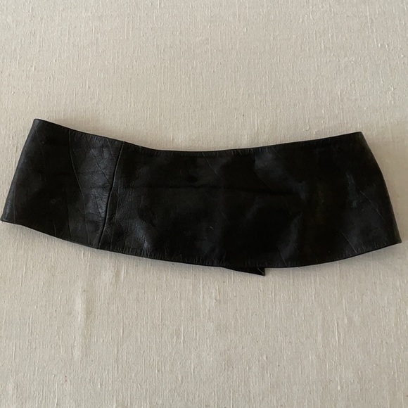 Designed and Handmade by LILLO Black Wide Soft Leather Belt - Picture 5 of 7